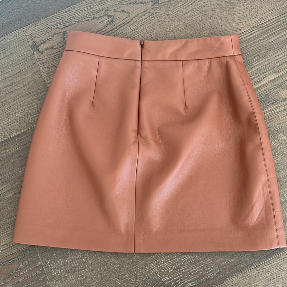 Wilfred size 2 mini vegan leather skirt - Picture 4 of 4